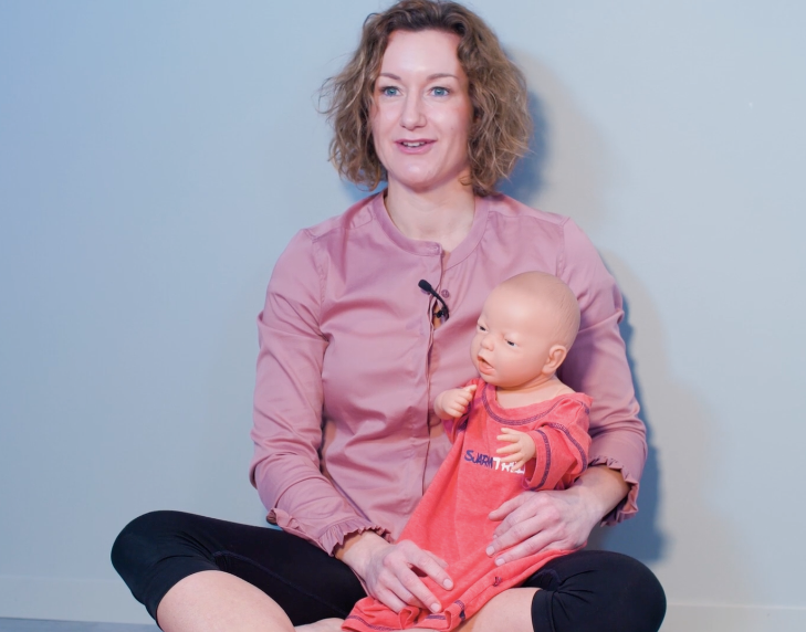 Babymassasje kropp i balanse